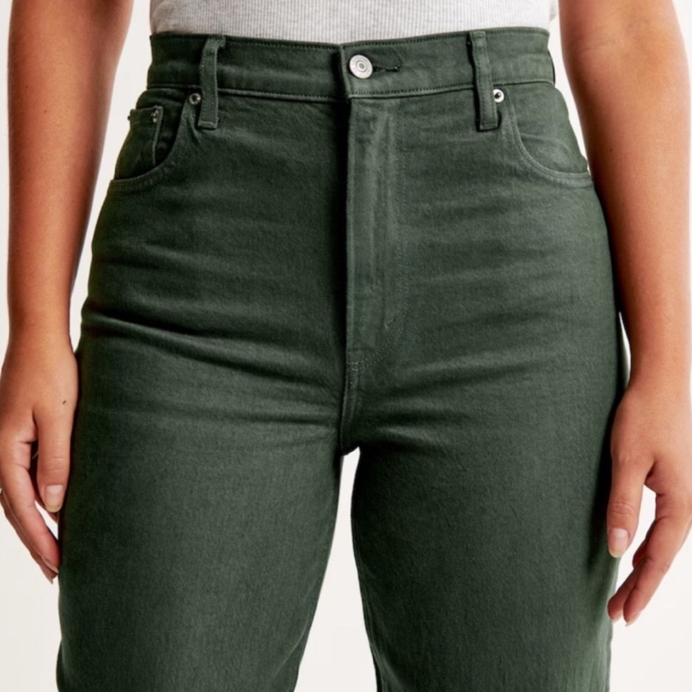 Abercrombie 90’s Straight Ultra High Rise Curve Love size 25/0 Short in Green - Picture 3 of 10